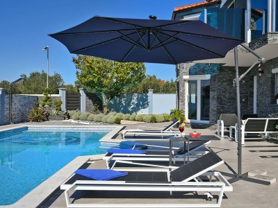 Holiday house Four-bedroom house with terrace Fažana K-19597 - Outdoor photo 8