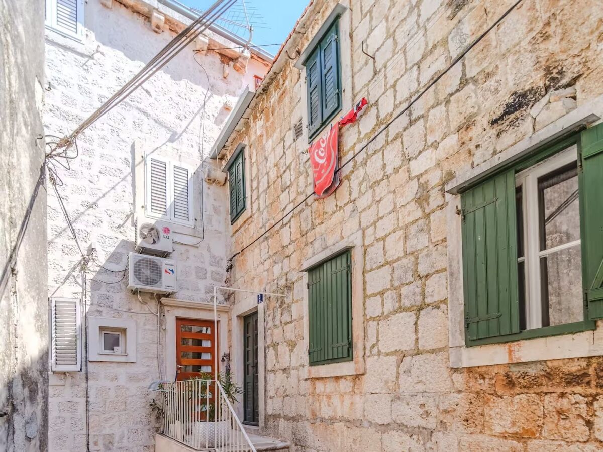 Apartment Studio flat with balcony and sea view Supetar, Brač AS-23792-a - Outdoor photo 2