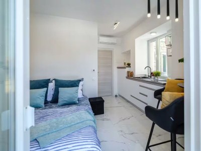 Apartment Studio flat with balcony and sea view Supetar, Brač AS-23792-a - Outdoor photo 10