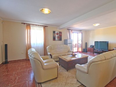 Holiday house Comfortable and spacious house with terrace Šišan, Medulin K-20775 - Outdoor photo 11