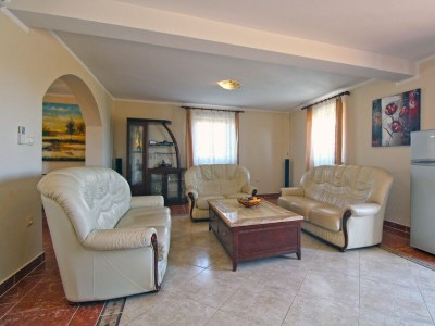 Holiday house Comfortable and spacious house with terrace Šišan, Medulin K-20775 - Outdoor photo 12