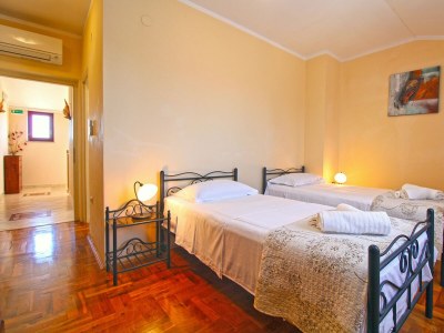 Holiday house Comfortable and spacious house with terrace Šišan, Medulin K-20775 - Outdoor photo 25