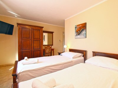 Holiday house Comfortable and spacious house with terrace Šišan, Medulin K-20775 - Outdoor photo 27