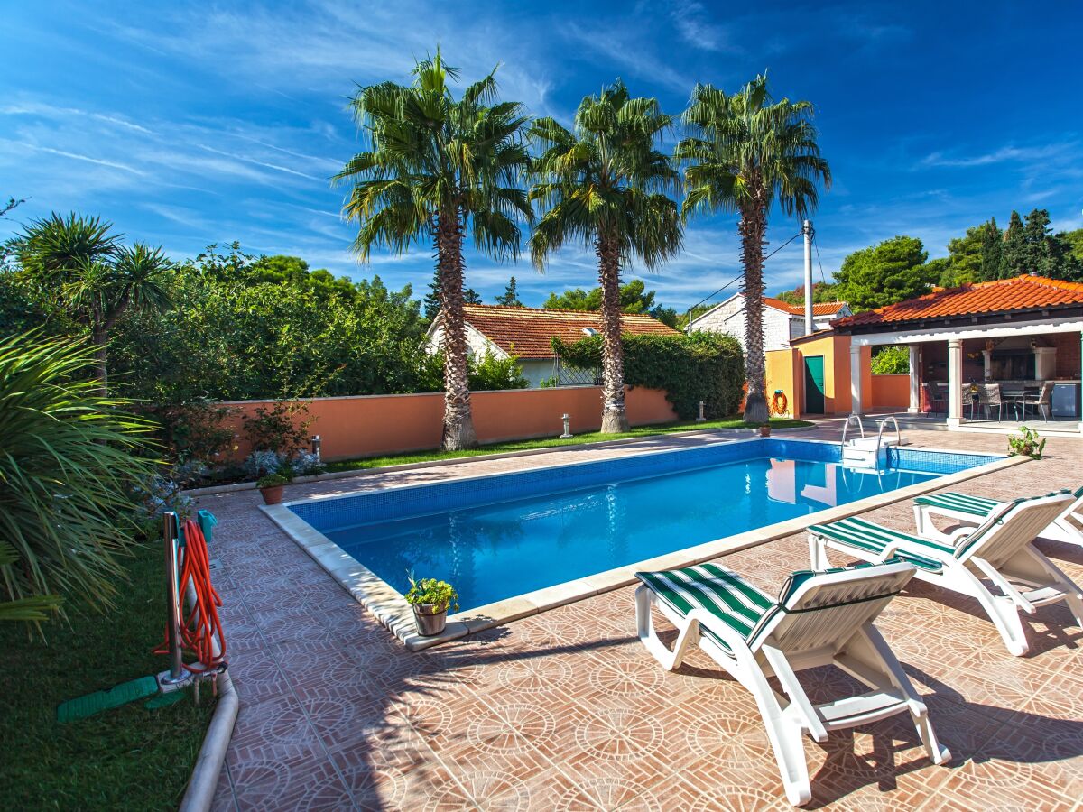 Holiday house Three bedroom house with terrace Sumartin, Brač K-21247 - Outdoor photo 3