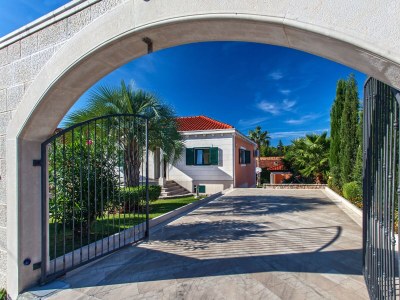 Holiday house Three bedroom house with terrace Sumartin, Brač K-21247 - Outdoor photo 2