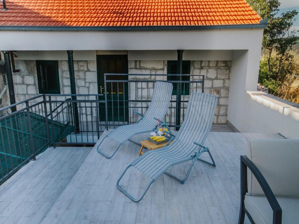 Holiday house Three bedroom house with terrace Primorski Dolac, Zagora K-22831