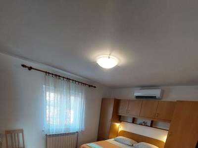 Apartment Three bedroom apartment with terrace Vrboska, Hvar A-4634-a - Outdoor photo 12