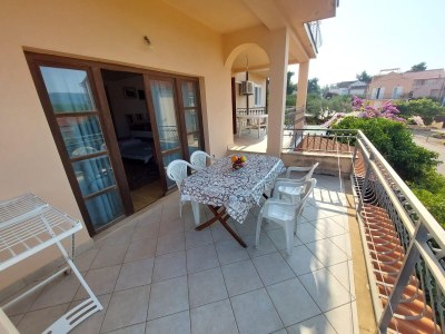 Apartment Three bedroom apartment with terrace Vrboska, Hvar A-4634-a - Outdoor photo 23