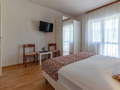 Apartment Two bedroom apartment with terrace Jelsa, Hvar A-134-a - Outdoor photo 24