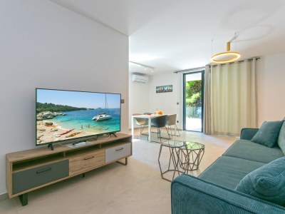 Apartment One bedroom apartment near beach Brela, Makarska A-6007-d - Outdoor photo 9