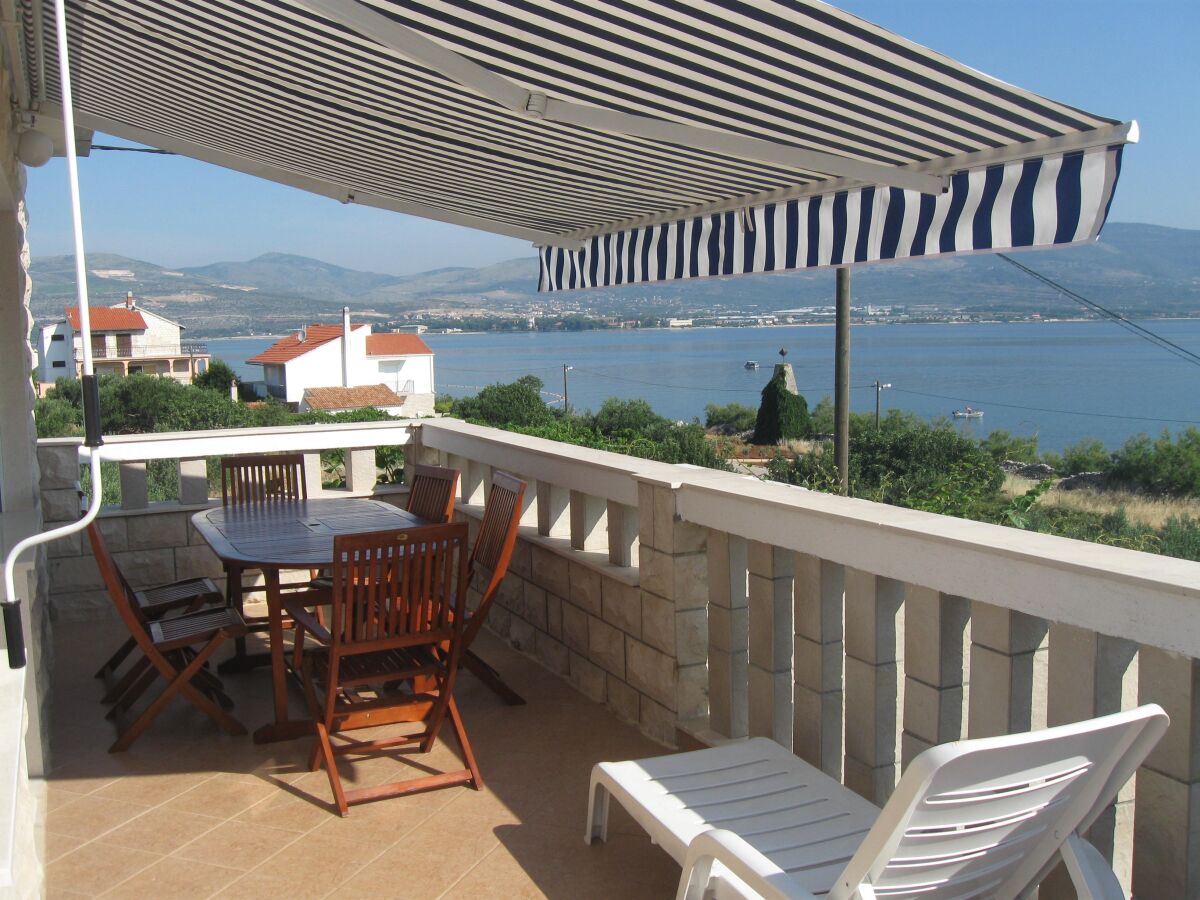 Apartment Two bedroom apartment with terrace and sea view Slatine, Čiovo A-17456-a