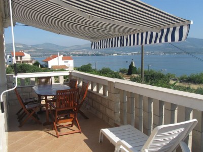 Apartment Two bedroom apartment with terrace and sea view Slatine, Čiovo A-17456-a in Slatine - Apartment