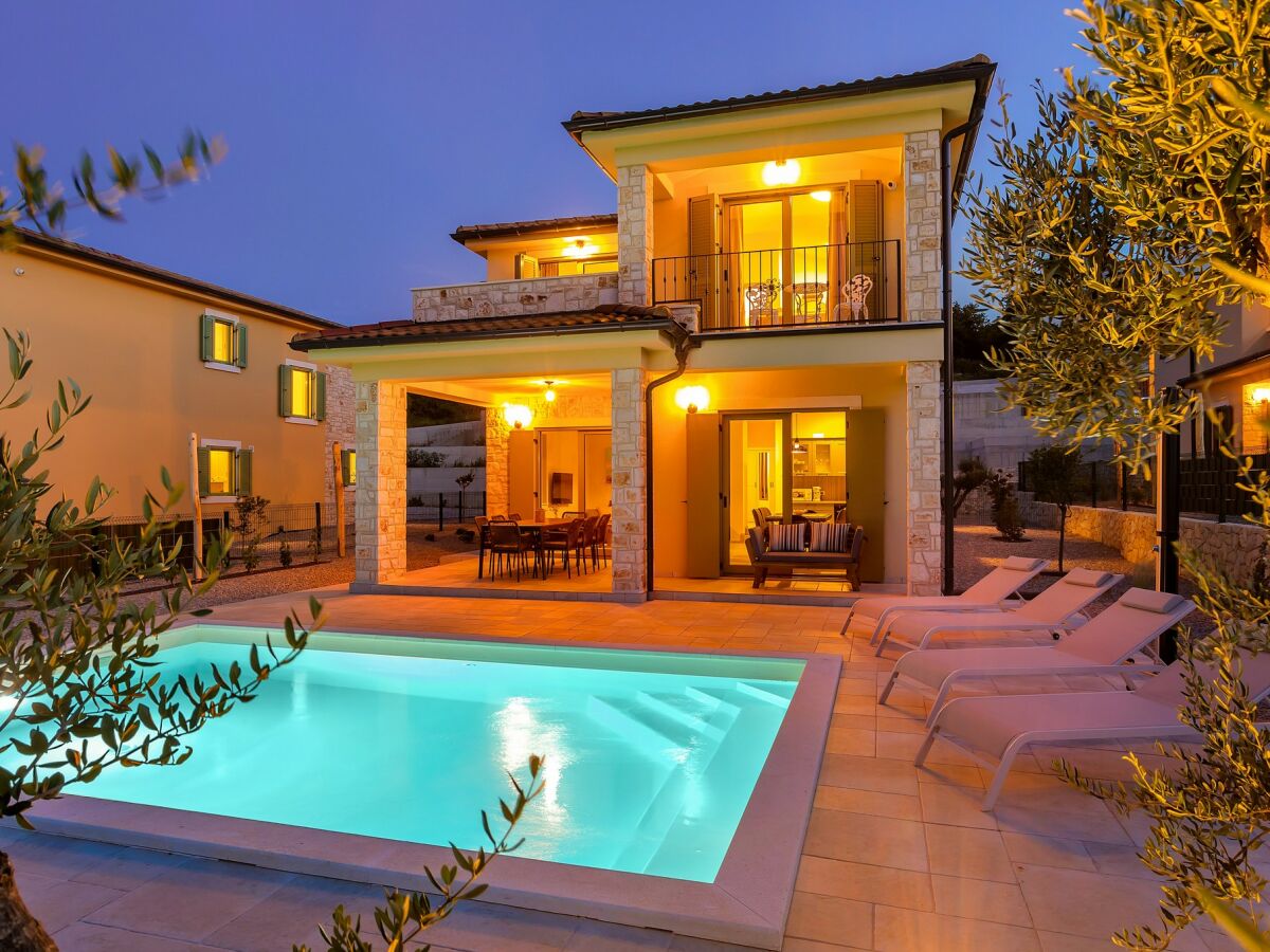 Villa Villa Pinaza B with heated pool, sauna, and whirlpool in Vrbnik - Outdoor photo 4