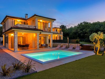 Villa Villa Pinaza B with heated pool, sauna, and whirlpool in Vrbnik in Vrbnik - Villa