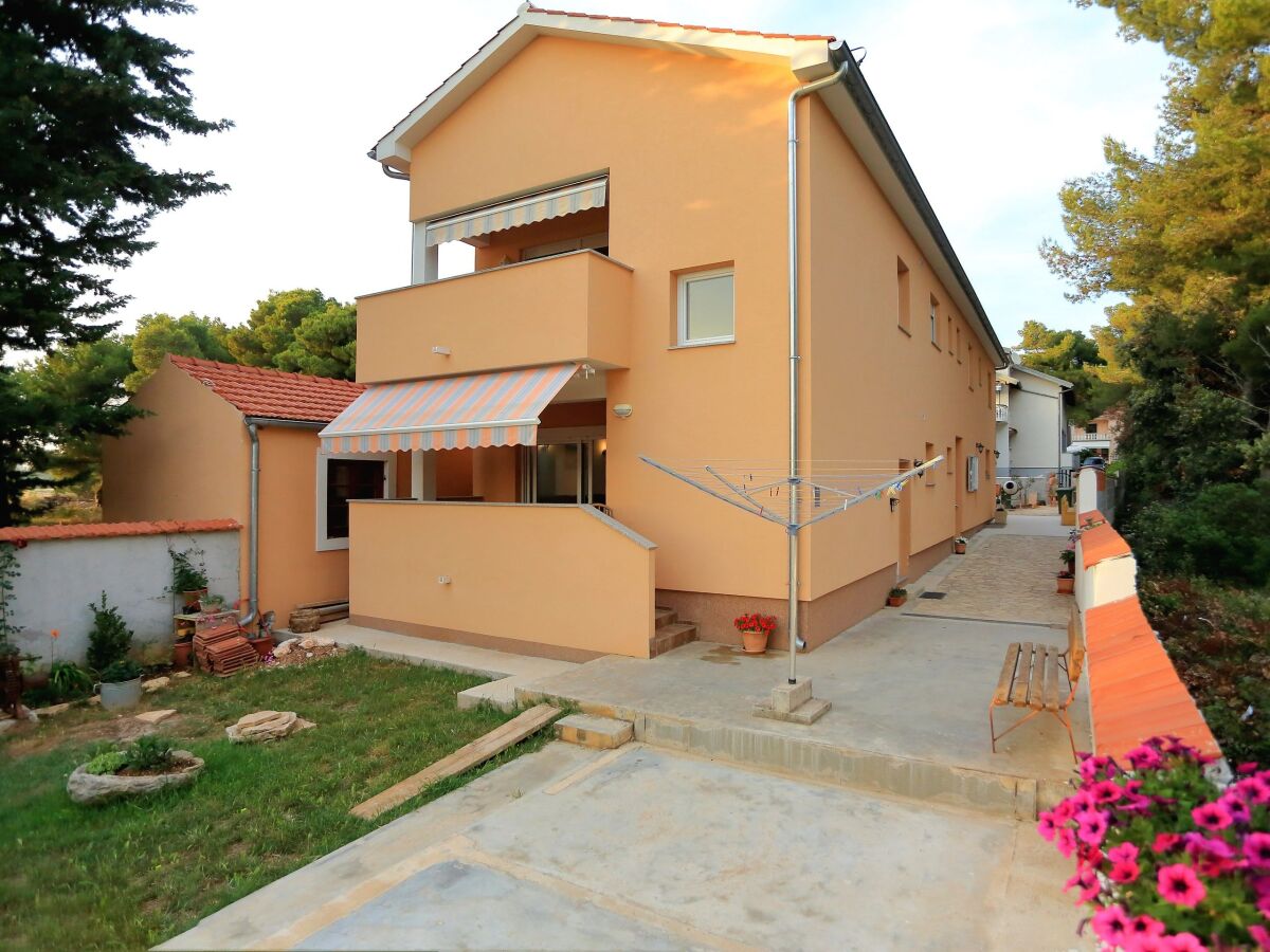 Apartment Two bedroom apartment with terrace Bibinje, Zadar A-18110-a