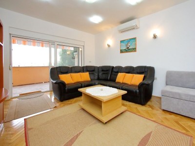 Apartment Two bedroom apartment with terrace Bibinje, Zadar A-18110-a - Outdoor photo 5