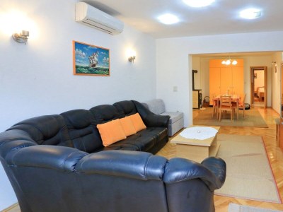 Apartment Two bedroom apartment with terrace Bibinje, Zadar A-18110-a - Outdoor photo 7