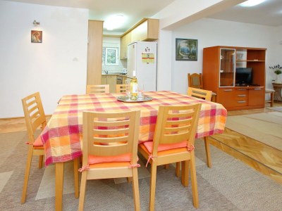 Apartment Two bedroom apartment with terrace Bibinje, Zadar A-18110-a - Outdoor photo 10