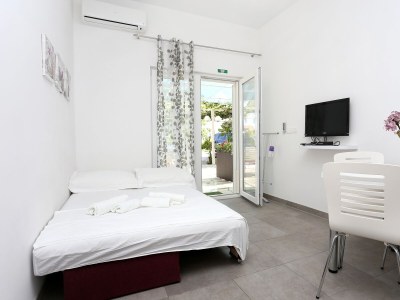 Apartment One bedroom apartment near beach Duće, Omiš A-10304-a - Outdoor photo 5