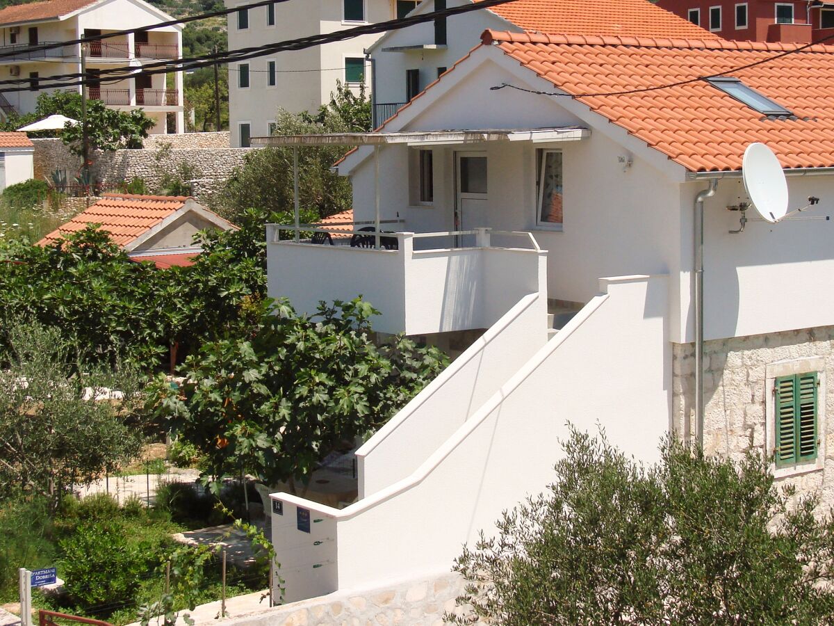 Apartment One bedroom apartment with terrace and sea view Vinišće, Trogir A-11003-a - Outdoor photo 4