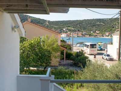 Apartment One bedroom apartment with terrace and sea view Vinišće, Trogir A-11003-a - Outdoor photo 17