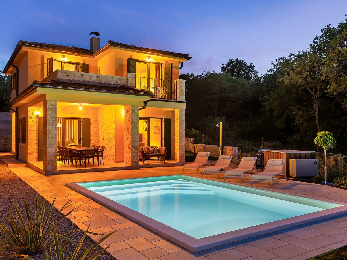 Villa Villa Pinaza C with heated pool, sauna, and whirlpool in Vrbnik