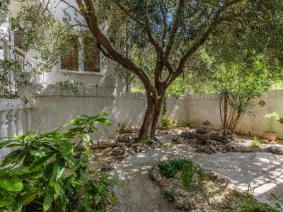 Apartment Two bedroom apartment with balcony and sea view Brela, Makarska A-24416-a - Outdoor photo 11