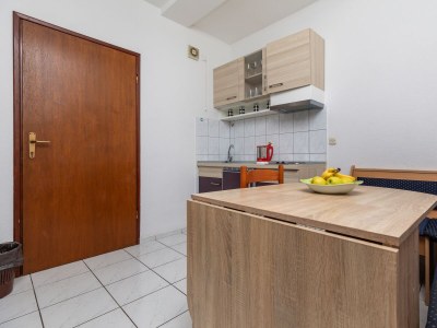 Apartment Two bedroom apartment with balcony and sea view Brela, Makarska A-24416-a - Outdoor photo 19