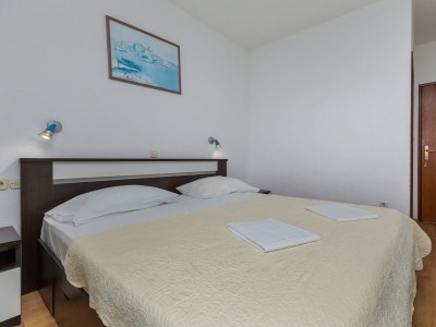 Apartment Two bedroom apartment with balcony and sea view Brela, Makarska A-24416-a - Outdoor photo 24