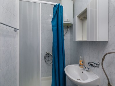 Apartment Two bedroom apartment with balcony and sea view Brela, Makarska A-24416-a - Outdoor photo 26