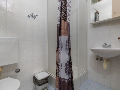 Apartment Two bedroom apartment with balcony and sea view Brela, Makarska A-24416-a - Outdoor photo 27