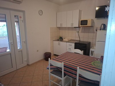 Apartment Two bedroom apartment with terrace Palit, Rab A-24800-a - Outdoor photo 11