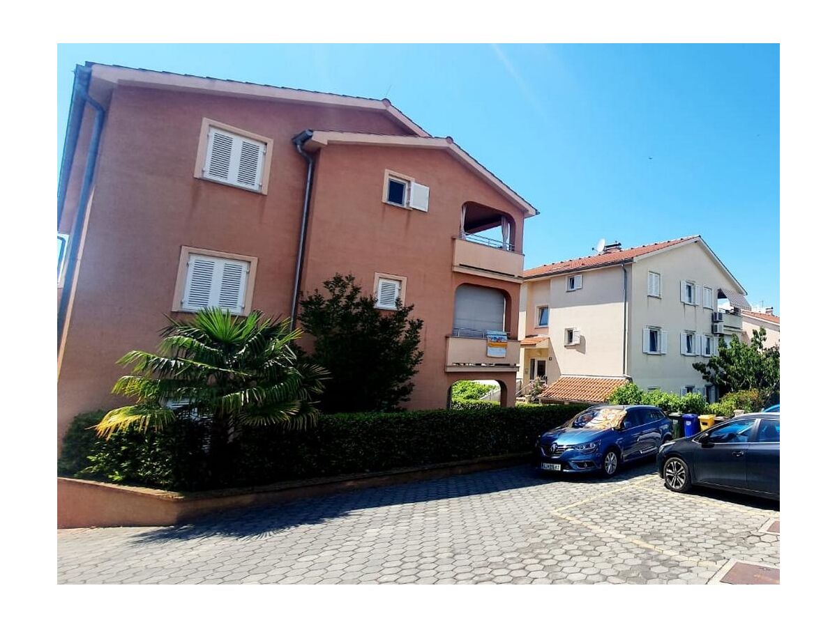 Apartment Two bedroom apartment with terrace Malinska, Krk A-19309-a