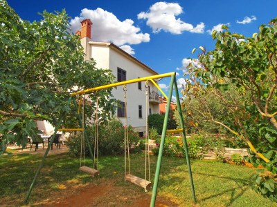 Apartment Two bedroom apartment with terrace Valbandon, Fažana A-19685-a - Outdoor photo 4