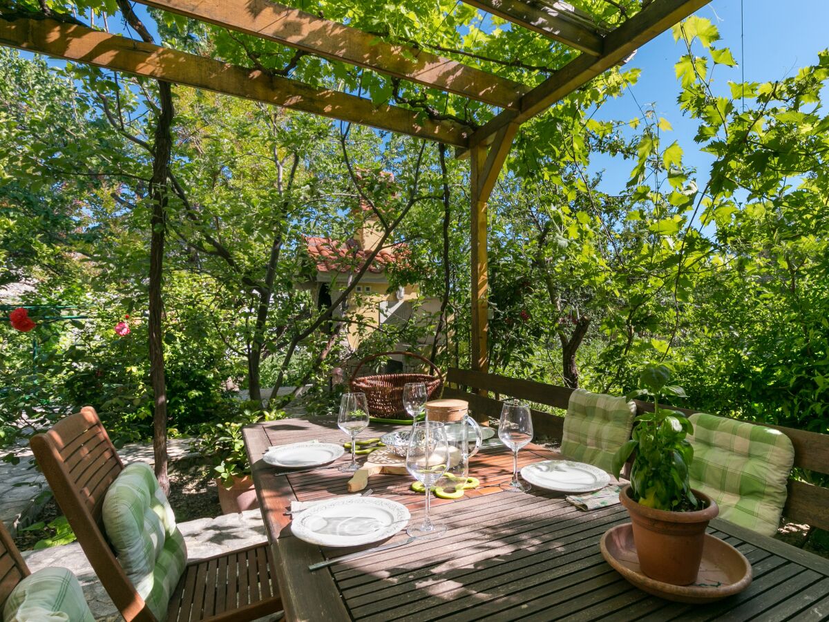 Apartment Two bedroom apartment with balcony Žrnovnica, Split A-24236-a - Outdoor photo 5