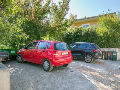Apartment Two bedroom apartment with balcony Žrnovnica, Split A-24236-a - Outdoor photo 11