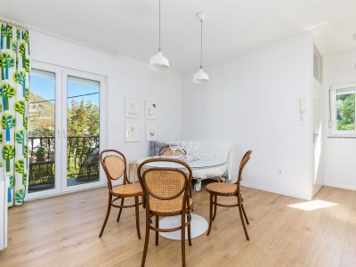 Apartment Two bedroom apartment with balcony Žrnovnica, Split A-24236-a - Outdoor photo 14