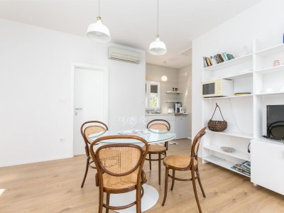 Apartment Two bedroom apartment with balcony Žrnovnica, Split A-24236-a - Outdoor photo 15