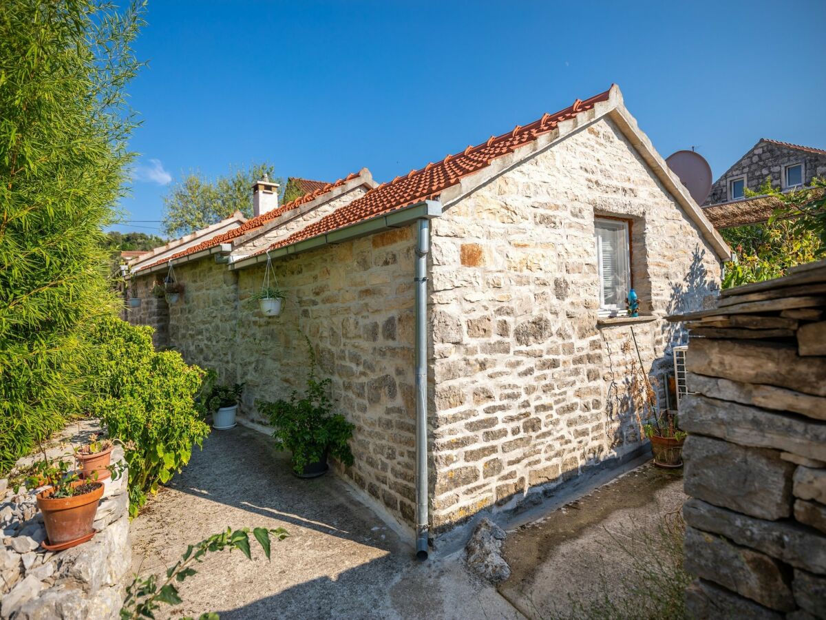 Apartment Stone House Harmony -Studio Apartment with Patio and Garden View ( 2 ) - Outdoor photo 5