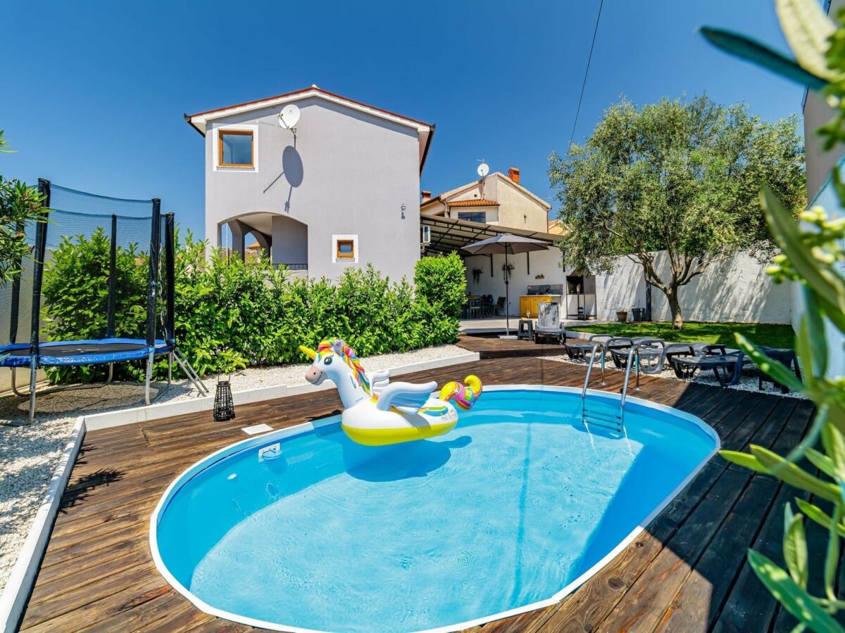 Holiday house Ferienhaus in Loborika mit privatem Pool - Outdoor photo 2