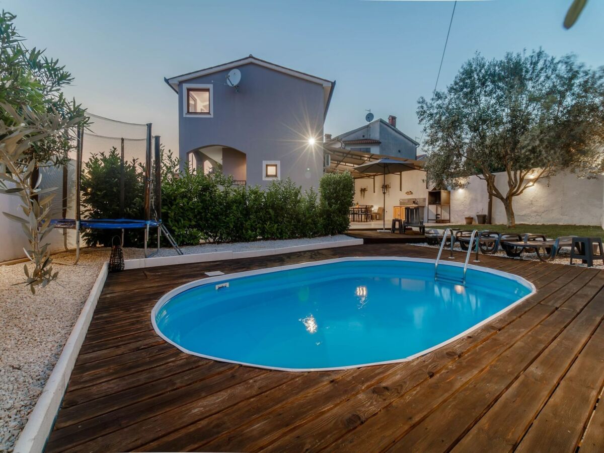 Holiday house Ferienhaus in Loborika mit privatem Pool - Outdoor photo 3