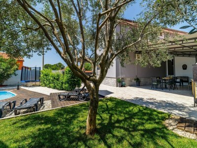 Holiday house Ferienhaus in Loborika mit privatem Pool - Outdoor photo 7