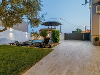 Holiday house Ferienhaus in Loborika mit privatem Pool - Outdoor photo 10