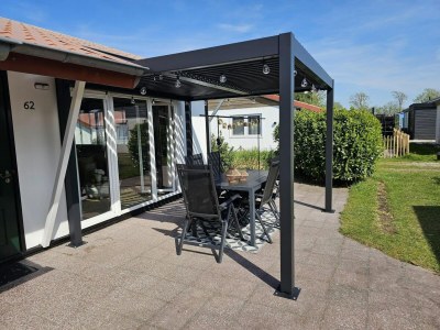 Holiday house Bungalow in park with fenced garden in Sint Maartenszee - Holiday house