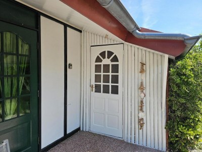 Holiday house Bungalow in park with fenced garden - Outdoor photo 6