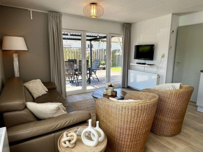 Holiday house Bungalow in park with fenced garden - Features photo 10