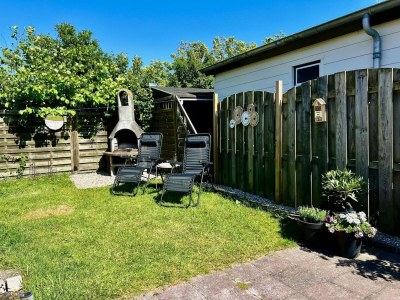 Holiday house Bungalow in park with fenced garden - Outdoor photo 32