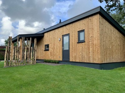 Holiday house Pleasant chalet with veranda in Sint Maartenszee - Holiday house