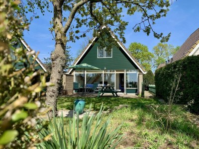 Holiday house Holiday bungalow in Sint Maartensbrug in Sint Maartensvlotbrug - Holiday house