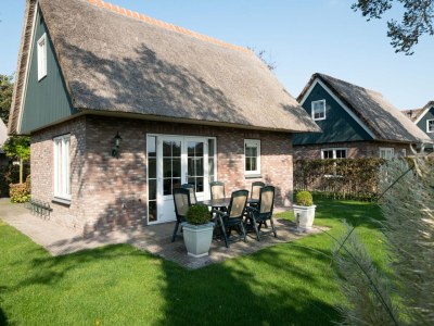 Holiday house Luxurious coastal villa near forest in Sint Maartenszee - Holiday house